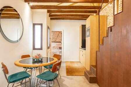 Appartamento Peaceful Y Beautiful Apt In La Latina Madrid Esterno foto