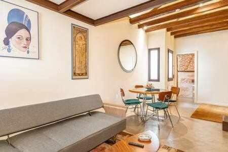 Appartamento Peaceful Y Beautiful Apt In La Latina Madrid Esterno foto
