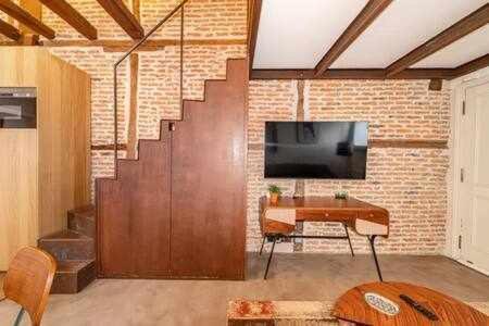 Appartamento Peaceful Y Beautiful Apt In La Latina Madrid Esterno foto