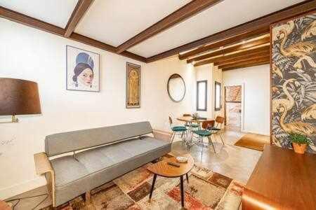 Appartamento Peaceful Y Beautiful Apt In La Latina Madrid Esterno foto