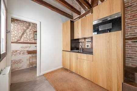 Appartamento Peaceful Y Beautiful Apt In La Latina Madrid Esterno foto